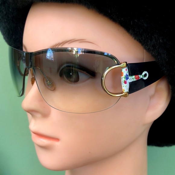 Gucci Sunglasses - Picture 4 of 7